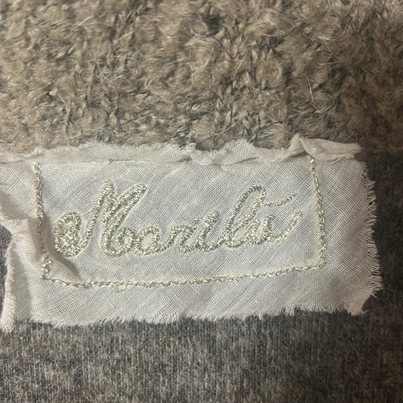 MariLu 3 button, opening for arms poncho, shawl, medium (?)I purchased in Italy - Picture 2 of 8